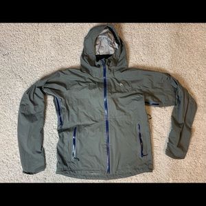 backcountry windbreaker rn 120611 Mens Size Large Gray Color. 
Pre-own